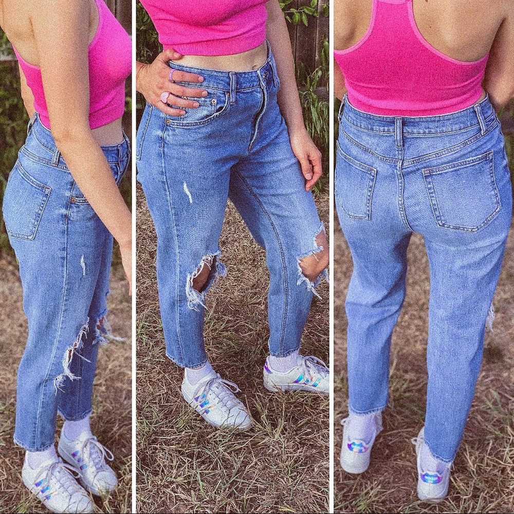 Cute Ripped High Rise Mom Jeans 🦋 - Picture 3 of 4
